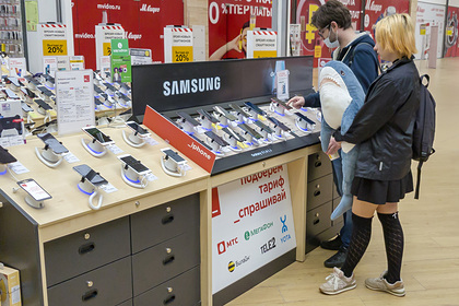 Смартфоны Samsung перестанут комплектовать бесплатными зарядниками