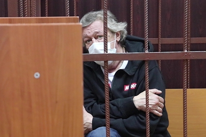 Адвокат Ефремова обратился к его дочери