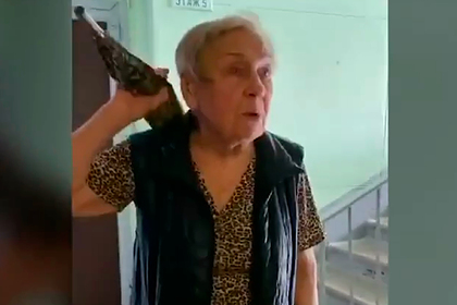 Пенсионерка из Москвы объявила войну соседям-геям