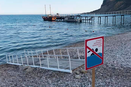 В Крыму заинтересовались залитыми нечистотами пляжами курорта