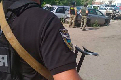 На Украине автоугонщик пригрозил полицейским гранатой