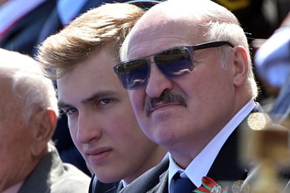 Александр Лукашенко с сыном Николаем 