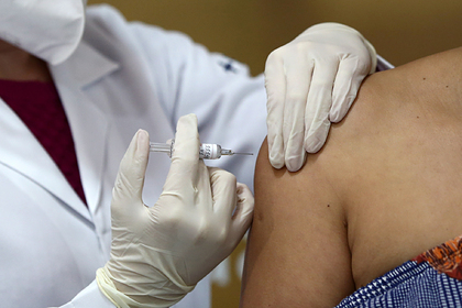 В Китае назвали срок выпуска вакцины от коронавируса