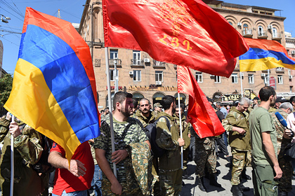 Мужчинам запретили уезжать из Армении