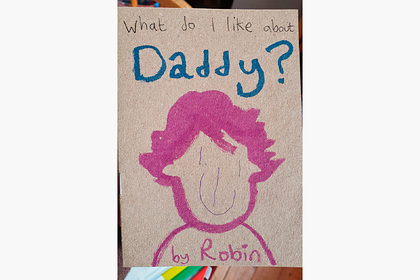 Неожиданная открытка ребенка для папы развеселила пользователей сети