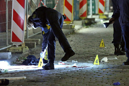 Напавший с ножом на туристов в Германии оказался исламистом-рецидивистом