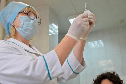 Минздрав пообещал бесплатную вакцинацию от коронавируса в России