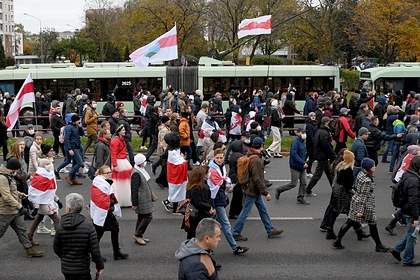 На площади Свободы в Минске начался марш оппозиции