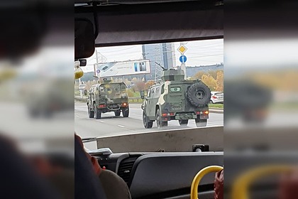 В Минск въехала бронетехника с пулеметами