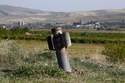 Азербайджан нанес удары тяжелой артиллерией по городам в Нагорном Карабахе
