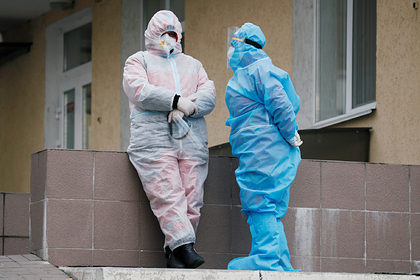 На Украине с начала пандемии уволились 34 тысячи медиков