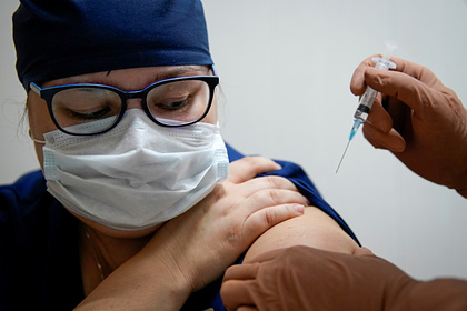 В России перечислили ограничения вакцины от коронавируса