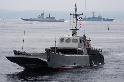 Пассажирское сообщение с островом Русский наладят с помощью военных кораблей