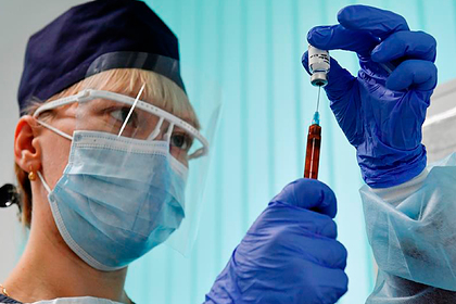 Назван срок начала вакцинации от коронавируса во всех регионах России