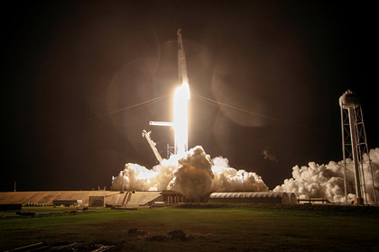 SpaceX запустила ракету с разведывательным спутником