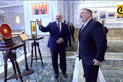 Лукашенко поздравил белорусов с Новым годом вместе с госсекретарем США