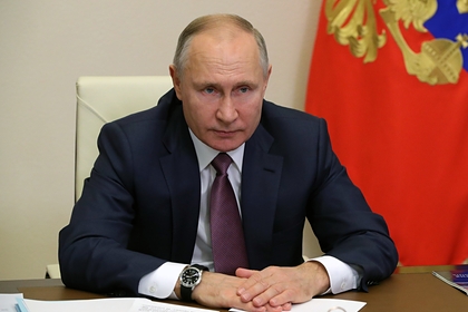 Телеканал объяснил обрезанное изображение Путина в Новый год