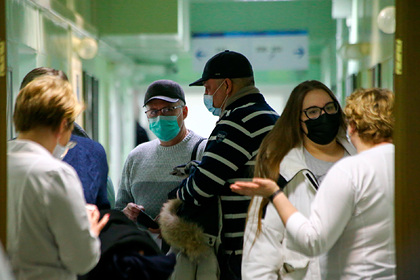 Попова заявила о возможности привить от коронавируса 60 процентов россиян за год