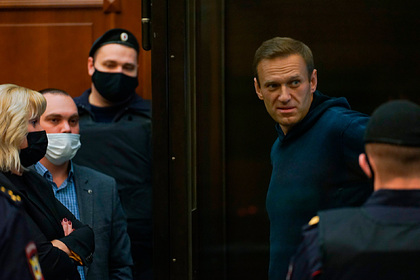 Навального доставят в суд по делу о клевете на ветерана