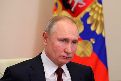Путин призвал зачистить огрехи с зарплатами бюджетников