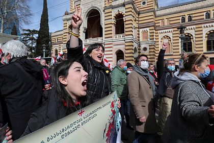 Массовые протесты захлестнули Грузию