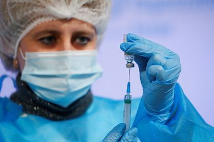 На Украине умерла военная после вакцинации от коронавируса