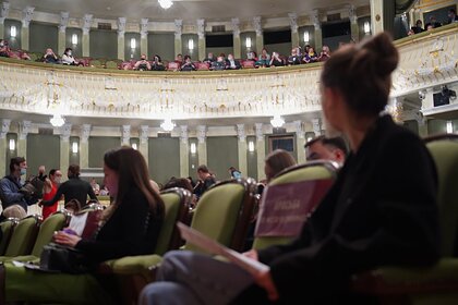Власти Москвы объяснили отказ от снятия ограничений для театров