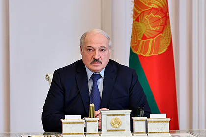 Лукашенко призвал чиновников вылезти из-под плинтуса