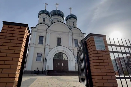 Прихожанин и священник подрались из-за маски в храме Москвы