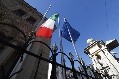 Италия вышлет двух российских дипломатов