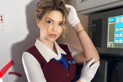Внешность российской стюардессы в униформе восхитила иностранцев в сети