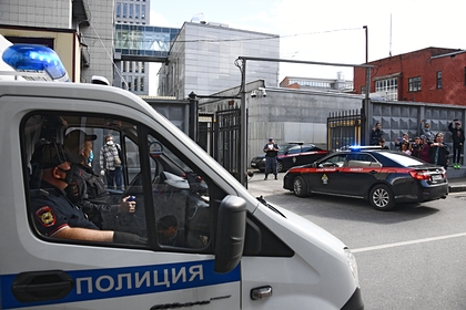 Группа националистов попыталась взять штурмом следственный отдел в Москве