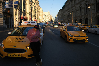 Российские таксисты рассказали о своих ритуалах и суевериях в поездках