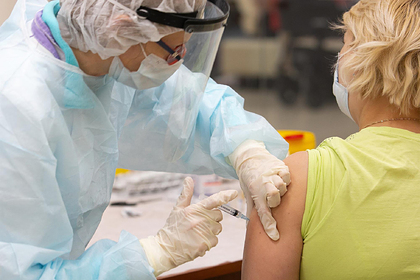 Доктор Мясников констатировал невозможность остановить коронавирус вакцинацией