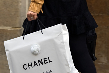 Chanel отсудил миллионы рублей у россиянки за продажу фейковых сумок
