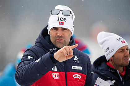 Тренер норвежских биатлонистов ответил на слова о легальном допинге в команде