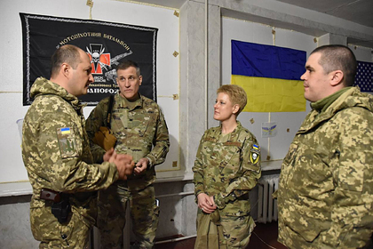 Военных США в Донбассе заметили с шевронами «Украина или смерть»