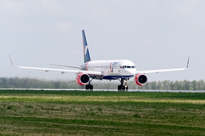 Самолет российской авиакомпании запросил посадку из-за разгерметизации кабины