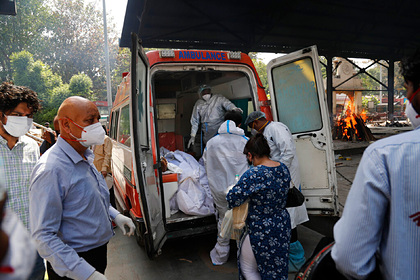 Индия после выявления нового штамма коронавируса установила рекорд по заражению