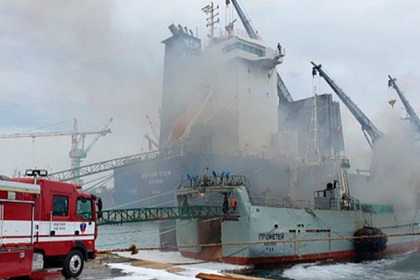 Российское судно загорелось в порту Южной Кореи