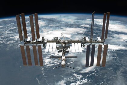 Российские космонавты собрались искать утечку на МКС с помощью супа