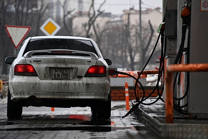 В России начала действовать новая формула расчета цен на бензин