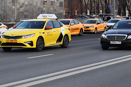 Таксист зарезал отказавшегося уступать ему дорогу россиянина в Петербурге
