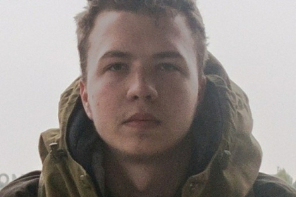 Объявления о розыске Протасевича появились в разрушенном аэропорту Луганска