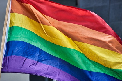 Американская учительница призвала школьников присягнуть на верность флагу ЛГБТ