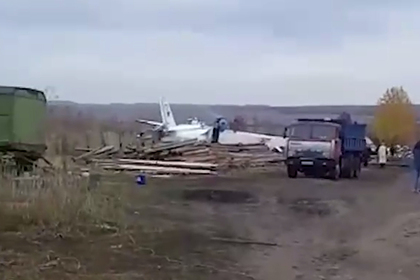 Появились кадры с разбившимся в Татарстане самолетом с парашютистами