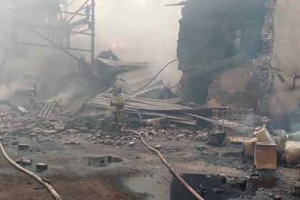 Появились кадры с места взрыва в цехе завода под Рязанью