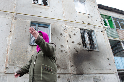Украинские военные нанесли более 100 ударов по Донбассу