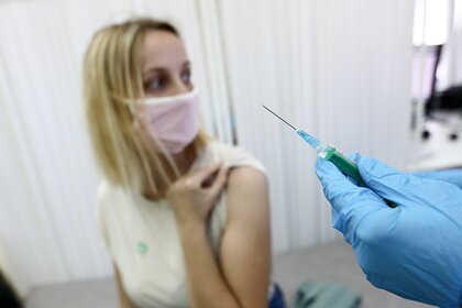 Минздрав одобрил одновременное применение «Спутника Лайт» и вакцины от гриппа