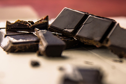 Диетолог посоветовал желающим похудеть запастись темным шоколадом